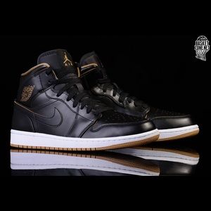 Air Jordan 1 ‘Black Gold’